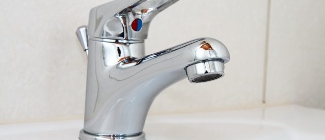 bathroom-2193_640