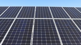 découvrez comment résoudre les problèmes courants liés aux panneaux solaires avec notre guide complet de dépannage. apprenez à identifier les pannes, à effectuer des réparations simples et à optimiser le fonctionnement de votre système solaire.